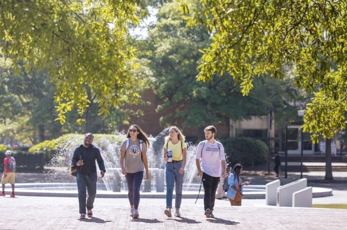 Students on Kaufman Mall